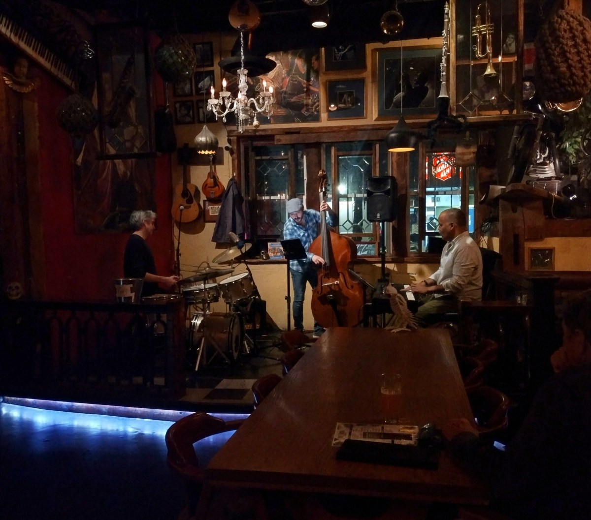 History of gin and jazz